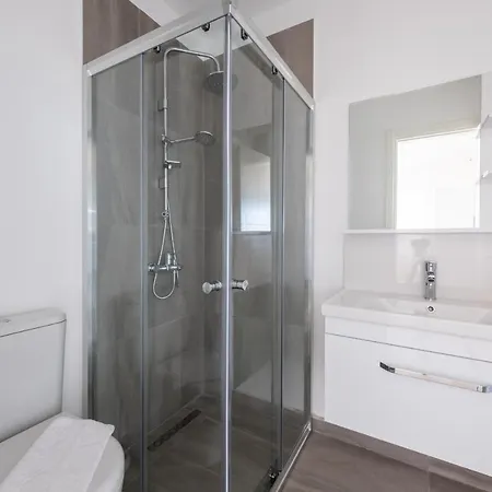Terrific One Bedroom With Sea View *